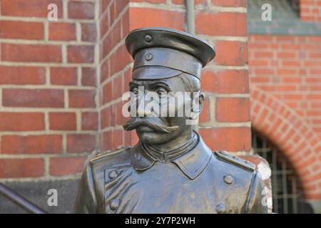 Denkmal des Kapitäns von Köpenick, Rathaus, Köpenick, Treptow-Köpenick, Berlin, Deutschland, Denkmal Hauptmann von Köpenick, Rathaus, Deutschland Stockfoto