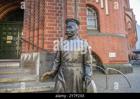 Denkmal des Kapitäns von Köpenick, Rathaus, Köpenick, Treptow-Köpenick, Berlin, Deutschland, Denkmal Hauptmann von Köpenick, Rathaus, Deutschland Stockfoto