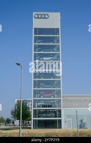 Autoturm, Audi Center, Rudower Chaussee, Adlershof, Treptow-Köpenick, Berlin, Deutschland, Autoturm, Audi Zentrum, Deutschland Stockfoto