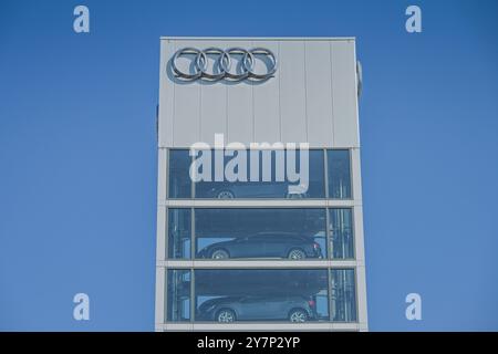 Autoturm, Audi Center, Rudower Chaussee, Adlershof, Treptow-Köpenick, Berlin, Deutschland, Autoturm, Audi Zentrum, Deutschland Stockfoto