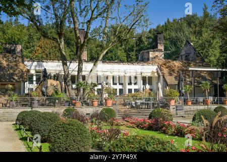 Ruine, ausgebranntes Teehaus, Englischer Garten, Park, großer Tiergarten, Tiergarten, Mitte, Berlin, Deutschland, Ruine, ausgebranntes Teehaus, englischer Garte Stockfoto