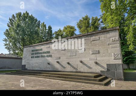 Gedenkmauer, Gedenkstätte Plötzensee, Hüttigpfad, Charlottenburg-Nord, Berlin, Deutschland, Gedenkmauer, Gedenkstätte Plötzensee, Deutschland Stockfoto