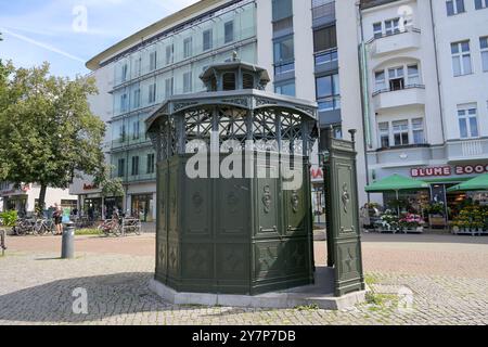 Urinal, Berliner Straße, Tegel, Reinickendorf, Berlin, Deutschland, Berliner Straße, Deutschland Stockfoto