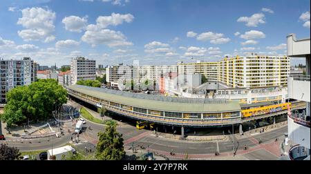 U-Bahn-Station, Sozialwohnungen, Kreuzberg Zentrum, Kottbusser Tor, Kreuzberg, Berlin, Deutschland, U-Bahnhof, Sozialwohnungen, Kreuzberger Zentrum, Deutsch Stockfoto