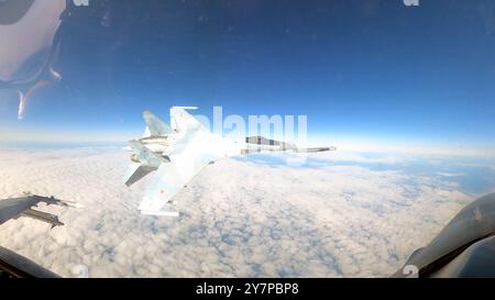 Am 23. September 2024 führte eine F-16 der US-Luftwaffe unter der Leitung des North American Aerospace Defense Command eine Routineabwehr durch Stockfoto