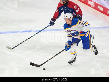München, Deutschland. September 2024. Jack Quinn, Buffalo Sabres 22 im Freundschaftsspiel der Global Series Challenge EHC RB MUENCHEN - BUFFALO SABRES 0-5 im SAP Garden in München, 27. September 2024. Saison 2024/2025, Spieltag x, Fotograf: ddp Images/STAR-Images Credit: ddp Media GmbH/Alamy Live News Stockfoto