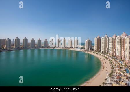 Viva Bahriya Wohngebäude in der Perle Qatar, einer künstlichen Insel in Doha Stockfoto