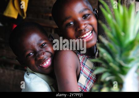 Glückliche Kinder in Kampala Uganda Stockfoto