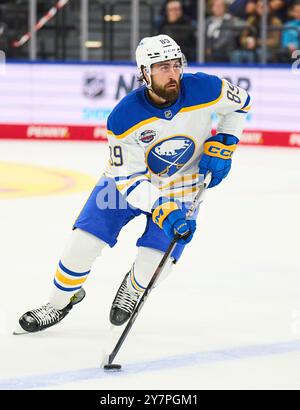 Alex Tuch, Buffalo Sabres 89 im Freundschaftsspiel der Global Series Challenge EHC RB MUENCHEN - BUFFALO SABRES 0-5 im SAP Garden in München, 27. September 2024. Staffel 2024/2025, Spieltag x, Fotograf: ddp Images / STAR-Images Stockfoto