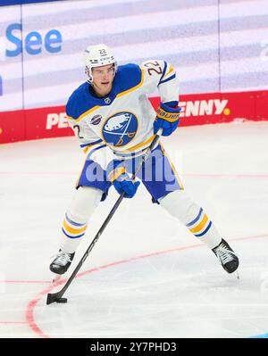 Jack Quinn, Buffalo Sabres 22 im Freundschaftsspiel der Global Series Challenge EHC RB MUENCHEN - BUFFALO SABRES 0-5 im SAP Garden in München, 27. September 2024. Saison 2024/2025, Spieltag x, Fotograf: Peter Schatz Stockfoto