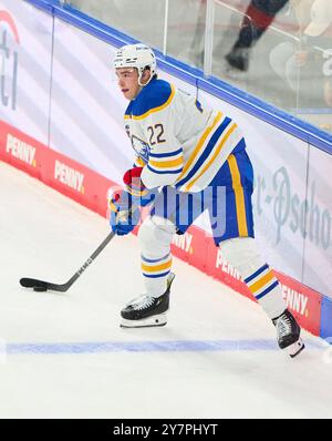Jack Quinn, Buffalo Sabres 22 im Freundschaftsspiel der Global Series Challenge EHC RB MUENCHEN - BUFFALO SABRES 0-5 im SAP Garden in München, 27. September 2024. Saison 2024/2025, Spieltag x, Fotograf: Peter Schatz Stockfoto