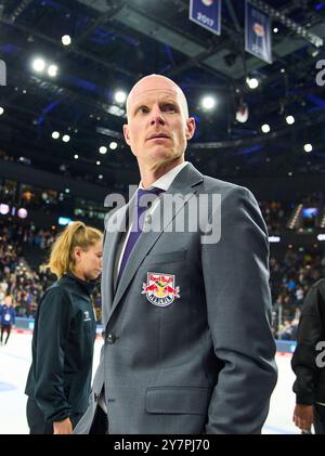 Toni Söderholm, Trainer EHC RB MUC im Freundschaftsspiel der Global Series Challenge EHC RB MUENCHEN - BUFFALO SABRES 0-5 im SAP Garden in München, 27. September 2024. Saison 2024/2025, Spieltag x, Fotograf: Peter Schatz Stockfoto