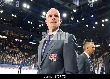 Toni Söderholm, Trainer EHC RB MUC im Freundschaftsspiel der Global Series Challenge EHC RB MUENCHEN - BUFFALO SABRES 0-5 im SAP Garden in München, 27. September 2024. Saison 2024/2025, Spieltag x, Fotograf: Peter Schatz Stockfoto