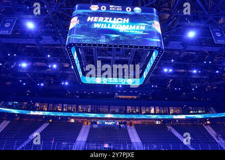 SAP Gartenanzeiger, Bildschirm, Screenboard, Digital, LED, Anzeige, Monitor, Endergebnis, anzeigetafel, Endergebnis, Ergebnis, Anzeige, im Freundschaftsspiel der Global Series Challenge EHC RB MÜNCHEN - BUFFALO SABRES 0-5 im SAP Garden in München, 27. September 2024. Saison 2024/2025, Spieltag x, Fotograf: Peter Schatz Stockfoto