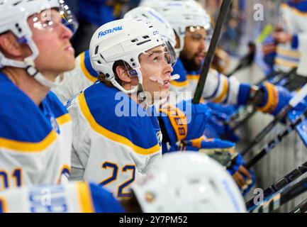 Jack Quinn, Buffalo Sabres 22 im Freundschaftsspiel der Global Series Challenge EHC RB MUENCHEN - BUFFALO SABRES 0-5 im SAP Garden in München, 27. September 2024. Saison 2024/2025, Spieltag x, Fotograf: Peter Schatz Stockfoto