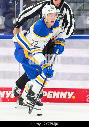 Jack Quinn, Buffalo Sabres 22 im Freundschaftsspiel der Global Series Challenge EHC RB MUENCHEN - BUFFALO SABRES 0-5 im SAP Garden in München, 27. September 2024. Saison 2024/2025, Spieltag x, Fotograf: Peter Schatz Stockfoto