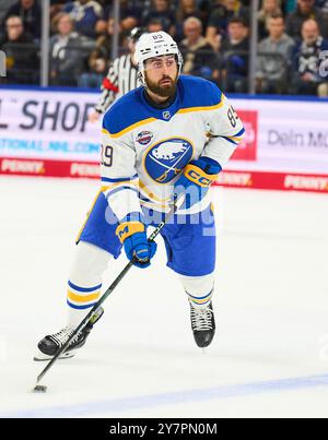 Alex Tuch, Buffalo Sabres 89 im Freundschaftsspiel der Global Series Challenge EHC RB MUENCHEN - BUFFALO SABRES 0-5 im SAP Garden in München, 27. September 2024. Saison 2024/2025, Spieltag x, Fotograf: Peter Schatz Stockfoto