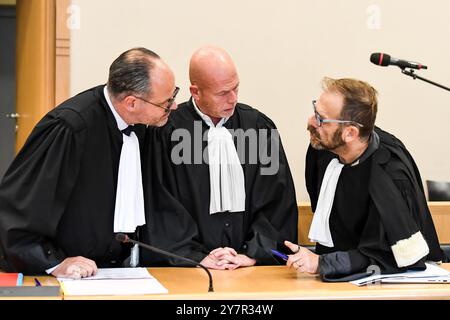 Tongeren, Belgien. Oktober 2024. Der Anwalt Sven Mary und der Anwalt Bart Vosters wurden während der Verlosung der Jury im Prozess wegen Mordes an dem niederländischen Geschäftsmann Marcel Van Hout in Tongeren am Dienstag, den 1. Oktober 2024, dargestellt. Marcel van Hout wurde am 21. November 2017 mit zwei Schüssen in seiner Villa am Tisselrietweg in Pelt getötet. Seine Geliebte Jouhara A. (52) und sein Handwerker Roger C. (54) müssen antworten. BELGA FOTO JILL DELSAUX Credit: Belga News Agency/Alamy Live News Stockfoto