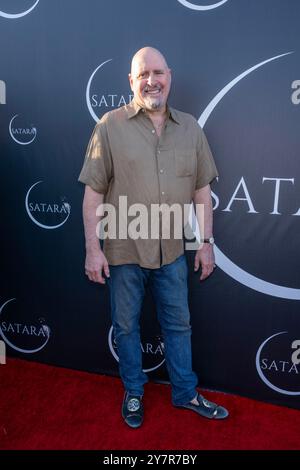 Burbank, USA. 30. September 2024. Küchenchef Frank Sheftel nimmt an der offiziellen Grand Opening Celebration von SATARA Wellness im SATARA-House of Mystical Wellness, Los Angeles, CA, 30. September 2024 Teil. Credit: Eugene Powers/Alamy Live News Stockfoto