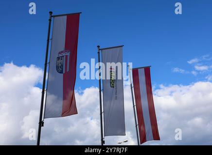 01.10.2024, Linz, AUT, unterwegs in Oberösterreich, Symbolbild, Themenbild, Verschiedene Themenbilder, Stadtreportage, ÖVP, Landeszentrale, Oberösterreich, im Bild Außenansicht, ÖVP Landeszentrale, Heinrich Gleißner Haus in Linz, Oberösterreich, *** 01 10 2024, Linz, AUT, auf der Straße in Oberösterreich, Symbolbild, Themenbild, verschiedene Themenbilder, Stadtreportage, ÖVP, Landeshauptsitz, Oberösterreich, im Bild Außenansicht, ÖVP Landeshauptsitz, Heinrich Gleißner Haus in Linz, Oberösterreich, Stockfoto