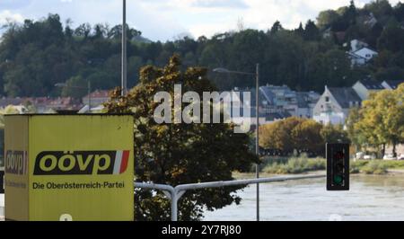 01.10.2024, Linz, AUT, unterwegs in Oberösterreich, Symbolbild, Themenbild, Verschiedene Themenbilder, Stadtreportage, ÖVP, Landeszentrale, Oberösterreich, im Bild Außenansicht, ÖVP Landeszentrale, Heinrich Gleißner Haus in Linz, Oberösterreich, *** 01 10 2024, Linz, AUT, auf der Straße in Oberösterreich, Symbolbild, Themenbild, verschiedene Themenbilder, Stadtreportage, ÖVP, Landeshauptsitz, Oberösterreich, im Bild Außenansicht, ÖVP Landeshauptsitz, Heinrich Gleißner Haus in Linz, Oberösterreich, Stockfoto