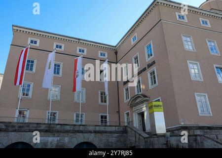 01.10.2024, Linz, AUT, unterwegs in Oberösterreich, Symbolbild, Themenbild, Verschiedene Themenbilder, Stadtreportage, ÖVP, Landeszentrale, Oberösterreich, im Bild Außenansicht, ÖVP Landeszentrale, Heinrich Gleißner Haus in Linz, Oberösterreich, *** 01 10 2024, Linz, AUT, auf der Straße in Oberösterreich, Symbolbild, Themenbild, verschiedene Themenbilder, Stadtreportage, ÖVP, Landeshauptsitz, Oberösterreich, im Bild Außenansicht, ÖVP Landeshauptsitz, Heinrich Gleißner Haus in Linz, Oberösterreich, Stockfoto