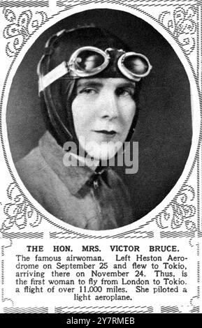 DIE LIEBSTE MRS. VICTOR BRUCE: Die berühmte Flugfrau. Am 25. September 1930 verließ der Flughafen Heston und flog nach Tokio, wo er am 24. November 1930 ankam. Damit war die erste Frau, die London nach Tokio flog, ein Flug von über 11000 Meilen. Sie flog am 30. November 1930 mit einem leichten Flugzeug Stockfoto