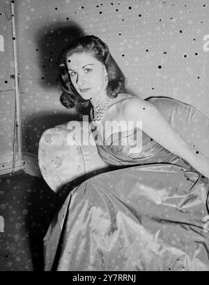 VIOLETTA ELVINMiss Violetta Elvin, Ballerina der Sadler's Wells Ballet Company. 12. August 1953 Stockfoto