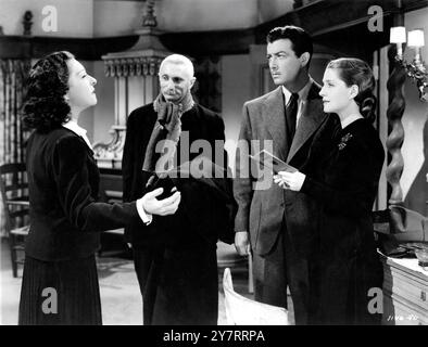 ALLA NAZIMOVA FELIX BRESSART ROBERT TAYLOR und NORMA SHEARER in ESCAPE 1940 Regisseur MERVYN Leroy Roman Ethel Vance Kleider Gilbert Adrian Metro Goldwyn Mayer (MGM) Stockfoto