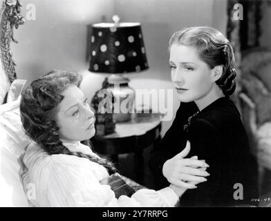 ALLA NAZIMOVA und NORMA SHEARER in ESCAPE 1940 Regisseur MERVYN Leroy Roman Ethel Vance Kleider Gilbert Adrian Metro Goldwyn Mayer (MGM) Stockfoto