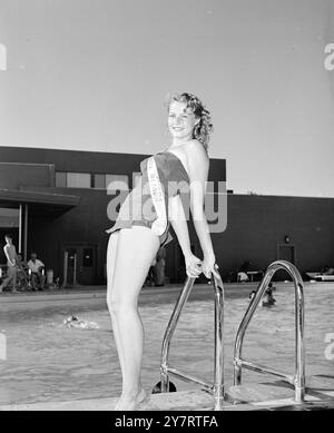 Miss Earlene Whitt, Miss Las Vegas, im Sands Hotel, Nevada, USA, die im Finale des Miss USA Contests teilnahm. Juli 1953 Stockfoto