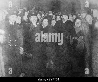 Elizabeth Taylor heiratet Michael Wilding in Caxton Hall, London, England - 21. Februar 1952 Stockfoto