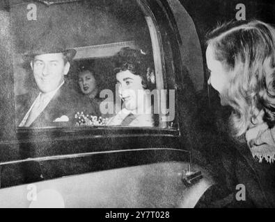 Elizabeth Taylor heiratet Michael Wilding in Caxton Hall, London, England - 21. Februar 1952 Stockfoto