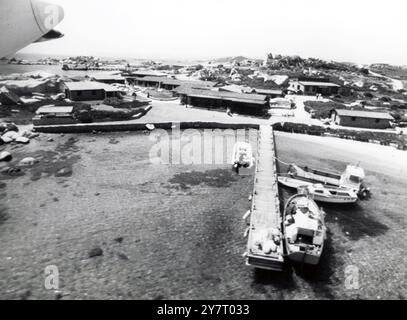 1978 Isola di Cavallo Archivio Storico Olycom/LaPresse Vittorio Emanuele di Savoia (Napoli, 12 febbraio 1937 - Ginevra, 3 febbraio 2024) è stato un membro di Casa Savoia, figlio dell'ultimo re d'Italia Umberto II e di Maria José del Belgio; dal 1983 è stato pretendente al trono d'Italia in disputa dal d'Italia dal 2006 Nella Foto: Vittorio Emanuele di Savoia, Sparatoria a a segitarre del furto del gommone di Vittorio Emanuele l’indagini auf dem Foto: Vittorio Emanuele di Savoia, Shoo Stockfoto