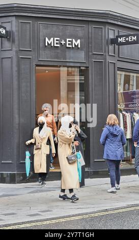 ME+EM-Kleiderladen, Mayfair, London, England. Stockfoto