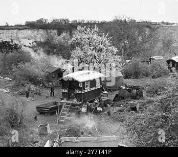 Ein traditioneller Lesewagen inmitten eines Roma-Lagers in Ruxley, Kent - 28. April 1947 Stockfoto