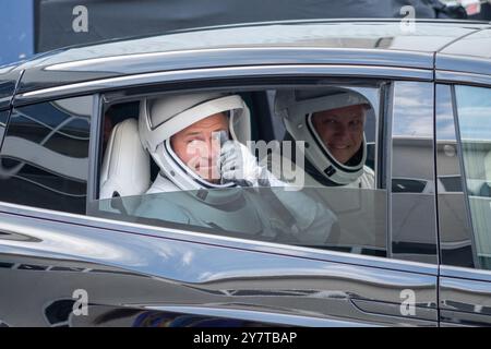 NASA-Astronaut Nick Hague Daumen hoch Stockfoto