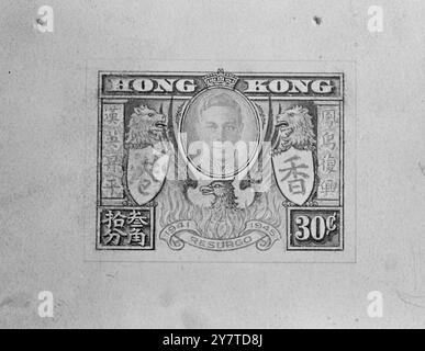 P.O.W's STEMPEL , IN DER KING's COLLECTION, DIE IN LONDON GEZEIGT WERDEN SOLL Ein Stempel, entworfen und gezeichnet von einem Postbeamten aus Hongkong, während er in japanischer Hand war, und jetzt in die King's Collection aufgenommen, gehört zu vielen wertvollen Exponaten, die bei der internationalen Briefmarkenausstellung am 6. Mai im Grosvenor House in London gezeigt werden. Die Marke wurde von Mr. W.E.Jones während der Internierung im Lager Stanley entworfen. Eine leichte Änderung des Designs wurde vorgenommen: Der König wurde im Profil statt im Vollbild gezeigt. Über eine halbe Million Briefmarken im Wert von 2,5 Millionen Pfund werden in der Ausstellung gezeigt Stockfoto
