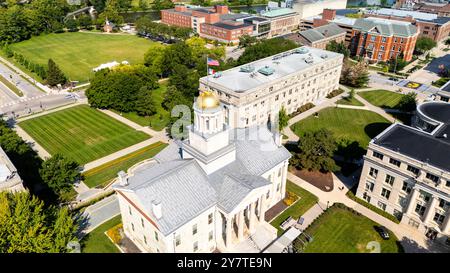 Luftaufnahme des Old Capitol Building, des ehemaligen Iowa Territorial Capitol, auf dem Campus der University of Iowa, Iowa City, Iowa, USA. Stockfoto