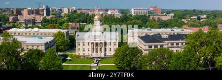 Luftaufnahme des Old Capitol Building, des ehemaligen Iowa Territorial Capitol, auf dem Campus der University of Iowa, Iowa City, Iowa Stockfoto