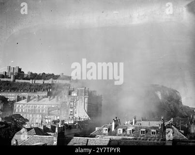 Das Wrack nach einer Stadt an der Südostküste, möglicherweise Dover, wurde von feindlichen Flugzeugen bombardiert und mit Langstreckengewehren beschossen. - Vereinigtes Königreich 12. September 1940 Stockfoto