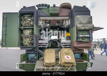 EAGLE V 6 x 6, mittelgroßes gepanzertes medizinisches Fahrzeug, ILA 2024, Internationale Luft- und Raumfahrtausstellung Berlin, Schönefeld, Brandenburg, Deutschland, Mittleres Geschütz Stockfoto