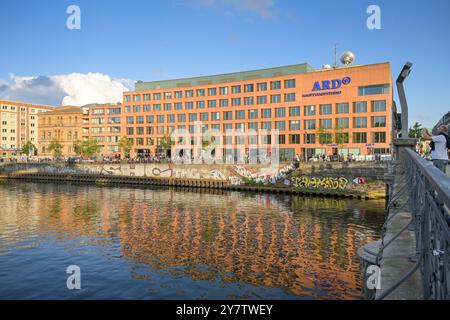 ARD Capital Studio, Reichstagufer, Wilhelmstraße, Spree, Mitte, Berlin, Deutschland, ARD-Hauptstadtstudio, Deutschland Stockfoto