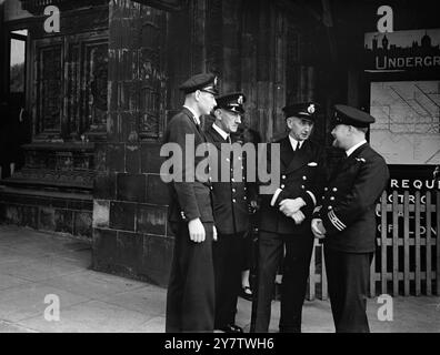 Konzert in der Royal Albert Hall als Hommage an die britischen und alliierten Handelsmarinen in London, England. Die Royal Albert Hall wurde erstmals genutzt, nachdem die Queen’s Hall am Langham Place durch eine Brandbombe zerstört wurde.12. Juli 1941 Stockfoto