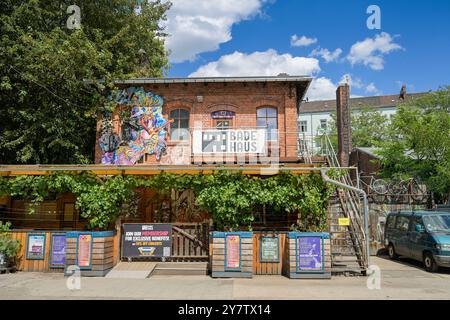 Badehaus, ROHGELÄNDE, Revaler Straße, Friedrichshain, Friedrichshain-Kreuzberg, Berlin, Deutschland, Badehaus, RAW-Gelände, Deutschland Stockfoto