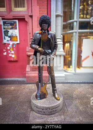 Dublin, Irland. Berühmte Statue des ehemaligen Thin Lizzy Sängers, Bassisten und Frontmanns Phil Lynott im Zentrum von Dublin. September 2024 Stockfoto