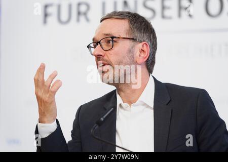 Wien, Österreich. Mai 2021. Pressekonferenz mit Clubvorsitzendem Herbert Kickl (FPÖ) zu aktuellen Themen im FPÖ-Medienzentrum Stockfoto