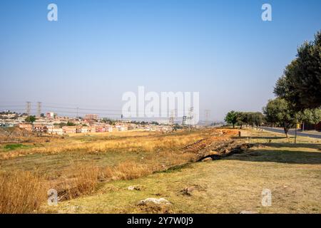 Blick auf Soweto, die berühmte Township der Stadt Johannesburg Metropolitan Municipality in Gauteng, Südafrika. Der Name ist eine englische Silbenschrift ab Stockfoto