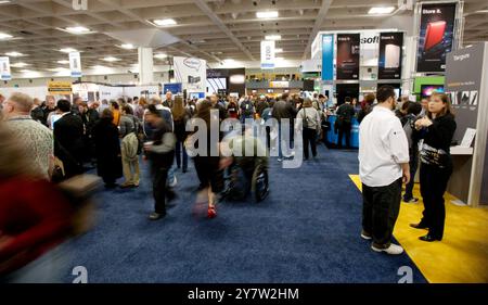 San Francisco, Kalifornien: 11. Februar 2010. Tausende kamen zur Macworld Conference & Expo im Moscone Center. Dies ist das erste Mal seit 1985, dass Apple nicht an Macworld teilnahm, was ein leeres Gefühl in der Konferenzhalle hinterlassen hat. Stockfoto