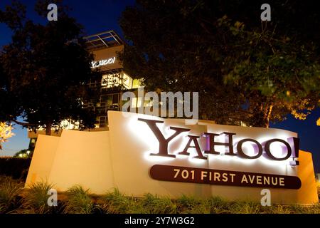 SUNNYVALE, KALIFORNIEN: Das Yahoo-Hauptquartier in Sunnyvale, Kalifornien am Montag, 5,2008. Mai. Microsoft, der riesige Softwaremaker, zog seine Übernahme von Yahoo am Samstag nach dreimonatigen Gesprächen ab. Stockfoto